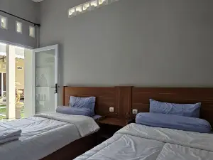 Guest House Saqeena Syariah Near Blitar Park RedPartner