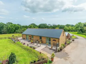 Self-Contained Cosy One Bedroom Holiday Barn