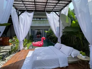 Detropis villa Batu