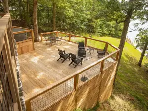 Watts Bar Lake-Waterfront Home