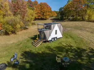 Tiny Home on a Farm in the Lakes Region!