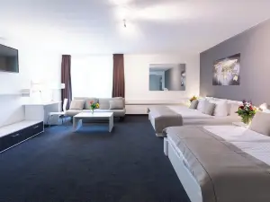 Hotel Aviva
