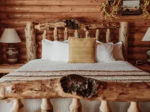 Bryce Canyon Log Cabins