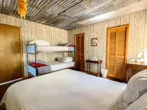 Cozy Trinity Cottage