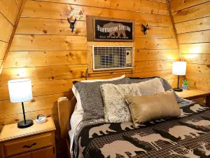 Camp Knotty Pines | Pet friendly, Kayaks included