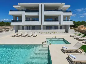 Lux Apartments