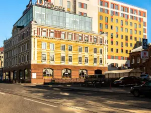 Diplomat Hotel