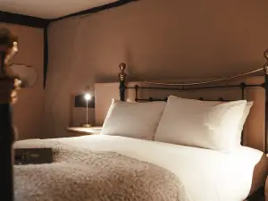The Woolpack Hotel