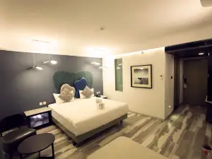 Humming Bird Hotel & Banquet