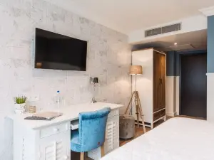 Hotel Cocoon