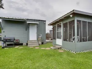Golden Meadow Getaway: Patio, Grill, and Kayaks!