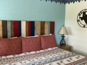 Horseshoe Riverside Lodge