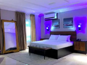 Tomats Hotel and Suites