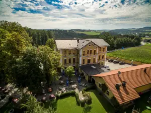 Hotel & Restaurant Waldschloss