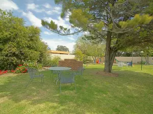 Nicholas Royal Motel - No Pets Allowed