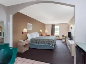 Quality Inn & Suites Decatur Priceville I-65