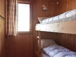 Nice Home in Sandvoll with Wifi