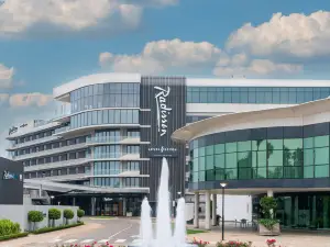 Radisson Hotel and Convention Centre OR Tambo Airport