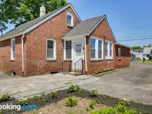 Updated Kingston Vacation Rental Near Parks!