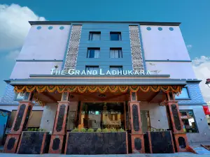 Hotel the Grand Ladhukara