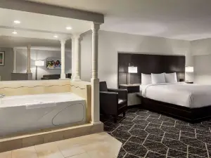 La Quinta Inn & Suites by Wyndham Lake George
