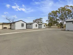 Costello Hotels - Moonta Bay Cabins