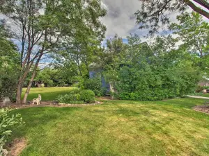 Cozy Home w/ Hot Tub: Half Mi to Salmon River!