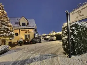 Apartamenty "LA VILLA" z Prywatnym Parkingiem, klimatyzacją, Ogrodem, Blisko Centrum