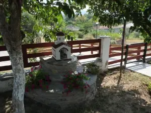 Mavridis House