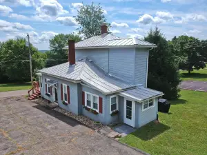 The Duff St. Farmhouse at Kenyon College