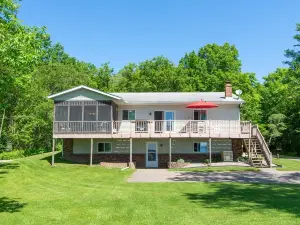 Come enjoy a nice relaxing week in Brainerd MN on North Long Lake.