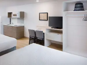 WoodSpring Suites Seattle Everett