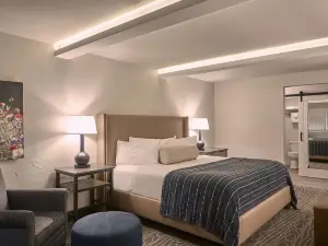 Fredericksburg Inn and Suites