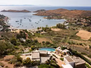 Aigis Suites Kea