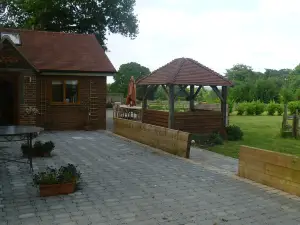 SLEEPS 4-6  - Contemporary Oak Framed House Rural ANOB Nr Chiddingfold Open Plan