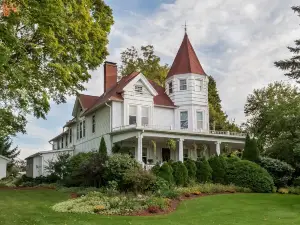 Kingsley House Bed & Breakfast - Full Home