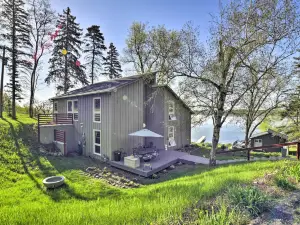 Hilltop Green Lake Home Dock, Kayaks, Views!