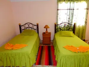 Hostal Salares