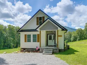 Modern Appalachian Vacation Rental w/ River Access