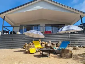 PIECE OF PARADISE, huge 4 bedroom haven
