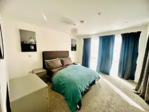 Hemel Apartments- Sunset Retreat