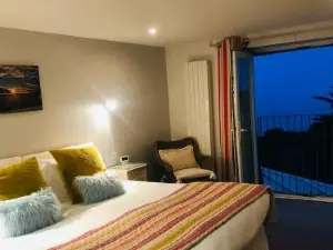 Chesil Beach Lodge Burton Bradstock Dorset DT64RJ