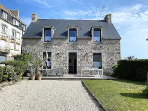 Stone house on the port of LESCONIL (SEA VIEW) 4 STARS