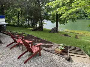 Cabin/Vacation Home In the Woods on Private Lake Close to Louisville, Ky