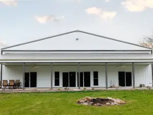 Ultimate Country Home with a 4800 sq.ft shed- pickle ball, corn hole, and more!!