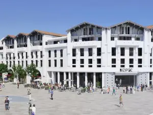 BIZIPOZ HOTEL