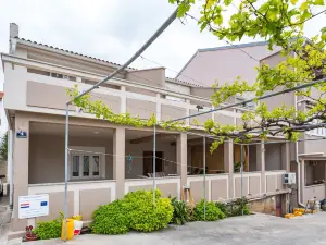 Studio Apartments Near Center 4