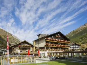 Typically Swiss Hotel Täscherhof