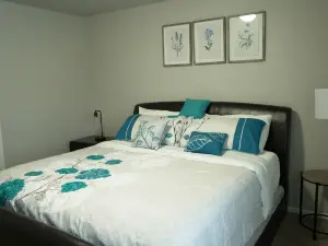 Serene Location\ Garage\ Close to\Suite Shots Golf\Hospital\Interstate