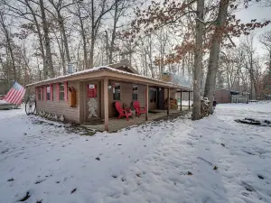 Pet-Friendly Irons Cottage with Fire Pit and Fireplace